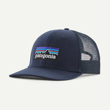 Carica l'immagine nel visualizzatore di Gallery, PATAGONIA P-6 Logo Trucker Cappello unisex
