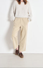 Carica l'immagine nel visualizzatore di Gallery, AMERICAN VINTAGE Joggers Plizzy donna