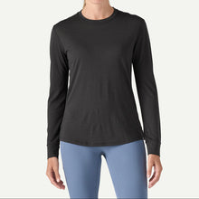 Carica l&#39;immagine nel visualizzatore di Gallery, PATAGONIA Long-Sleeved Capilene Cool Merino Blend Shirt donna

