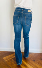 Carica l&#39;immagine nel visualizzatore di Gallery, LATINO&#39; JEANS Iris Jeans lavato con rotture donna
