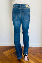 Carica l&#39;immagine nel visualizzatore di Gallery, LATINO&#39; JEANS Iris Jeans lavato con rotture donna
