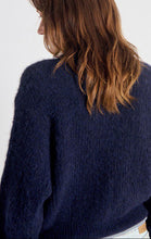 Carica l&#39;immagine nel visualizzatore di Gallery, AMERICAN VINTAGE Maglia collo alto East donna
