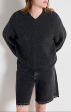 Carica l'immagine nel visualizzatore di Gallery, AMERICAN VINTAGE Maglia scollo a V East donna
