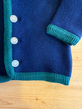Carica l'immagine nel visualizzatore di Gallery, CREAZIONI CHIC Giacca in maglia abbottonata tirolese bimbo unisex
