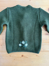 Carica l'immagine nel visualizzatore di Gallery, CREAZIONI CHIC Giacca in maglia abbottonata tirolese bimba
