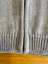 Carica l'immagine nel visualizzatore di Gallery, CREAZIONI CHIC Maglia jacquard tirolese con zip bimbo unisex
