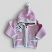 Carica l'immagine nel visualizzatore di Gallery, CREAZIONI CHIC Giacca in maglia con cappuccio tirolese bimba
