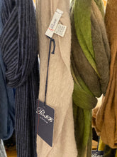 Carica l&#39;immagine nel visualizzatore di Gallery, BOTTO Sciarpa in cashmere a collo unisex
