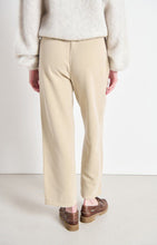 Carica l&#39;immagine nel visualizzatore di Gallery, AMERICAN VINTAGE Joggers Plizzy donna
