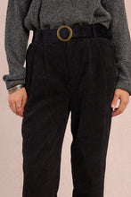 Carica l&#39;immagine nel visualizzatore di Gallery, MOLLY BRACKEN Pantaloni in velluto con pinces donna
