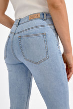 Carica l&#39;immagine nel visualizzatore di Gallery, MOLLY BRACKEN Jeans bootcut donna
