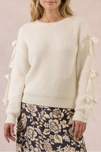 Carica l&#39;immagine nel visualizzatore di Gallery, MOLLY BRACKEN Maglione con fiocchi oversize donna
