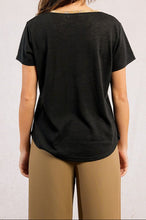 Carica l&#39;immagine nel visualizzatore di Gallery, MOLLY BRACKEN T-shirt con scollo a V iridato donna
