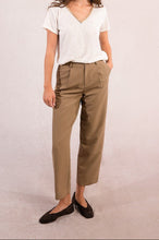 Carica l&#39;immagine nel visualizzatore di Gallery, MOLLY BRACKEN T-shirt con scollo a V iridato donna
