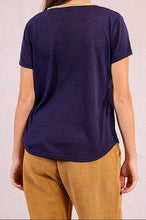 Carica l&#39;immagine nel visualizzatore di Gallery, MOLLY BRACKEN T-shirt con scollo a V iridato donna
