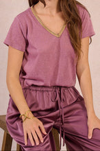 Carica l&#39;immagine nel visualizzatore di Gallery, MOLLY BRACKEN T-shirt con scollo a V iridato donna
