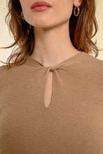 Carica l&#39;immagine nel visualizzatore di Gallery, MOLLY BRACKEN Maglia con scollo a goccia donna
