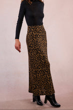 Carica l&#39;immagine nel visualizzatore di Gallery, MOLLY BRACKEN Gonna lunga con stampa leopardata donna
