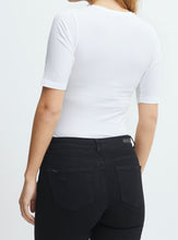 Carica l&#39;immagine nel visualizzatore di Gallery, B. YOUNG T-shirt a manica corta stretta donna

