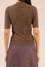 Carica l&#39;immagine nel visualizzatore di Gallery, MOLLY BRACKEN Top lupetto a costine donna

