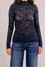 Carica l&#39;immagine nel visualizzatore di Gallery, MOLLY BRACKEN Top in pizzo semitrasparente donna
