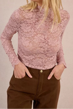 Carica l&#39;immagine nel visualizzatore di Gallery, MOLLY BRACKEN Top in pizzo semitrasparente donna
