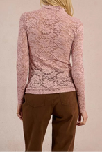 Carica l&#39;immagine nel visualizzatore di Gallery, MOLLY BRACKEN Top in pizzo semitrasparente donna
