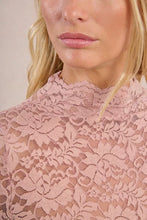 Carica l&#39;immagine nel visualizzatore di Gallery, MOLLY BRACKEN Top in pizzo semitrasparente donna
