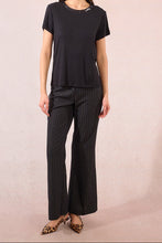 Carica l&#39;immagine nel visualizzatore di Gallery, MOLLY BRACKEN T-shirt con paillettes sullo scollo donna
