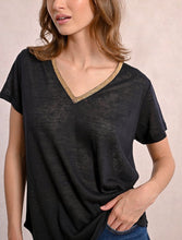 Carica l&#39;immagine nel visualizzatore di Gallery, MOLLY BRACKEN T-shirt con scollo a V dorato donna
