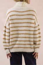 Carica l&#39;immagine nel visualizzatore di Gallery, MOLLY BRACKEN Maglia dolcevita con righe iridescenti donna
