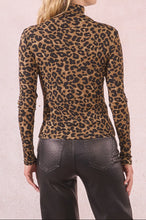 Carica l&#39;immagine nel visualizzatore di Gallery, MOLLY BRACKEN Dolcevita stampata sottile donna
