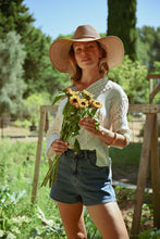 Carica l&#39;immagine nel visualizzatore di Gallery, MOLLY BRACKEN Shorts in denim donna
