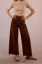 Carica l&#39;immagine nel visualizzatore di Gallery, MOLLY BRACKEN Pantaloni ampi con pinces in bull denim donna
